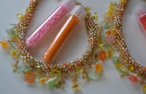 acrylic flower necklace